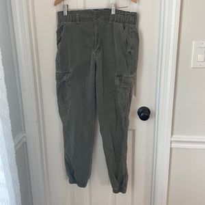 Women’s Cargo jeggings, size 6, American Eagle